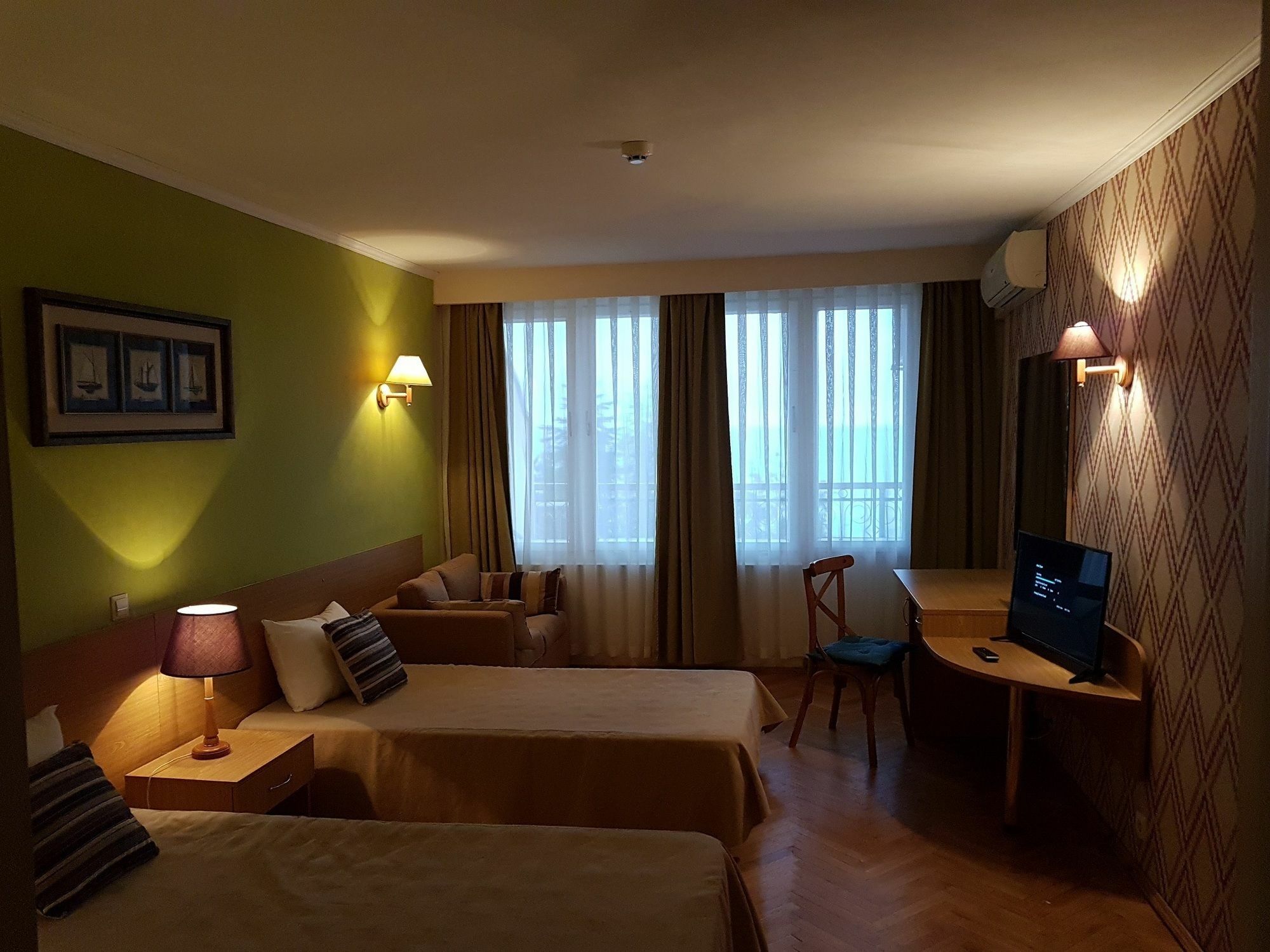 Magnolia Palace Golden Sands Esterno foto